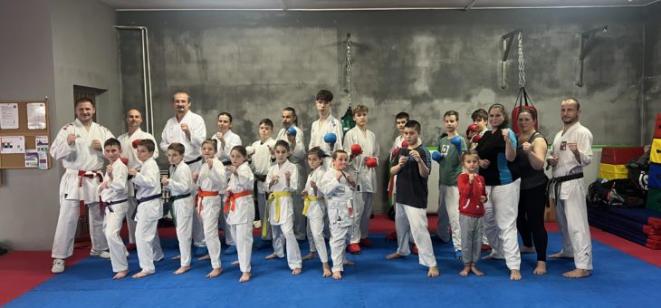 Reportáž z víkendových seminářů kumite a kata, školení a doškolení trenérů a rozhodčích SKeKK
